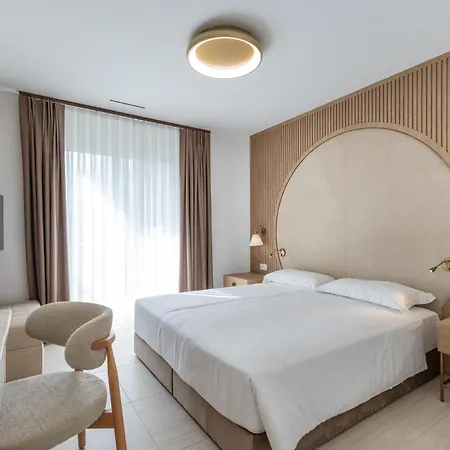 Rosalia Delta 741 Apartahotel 4*
